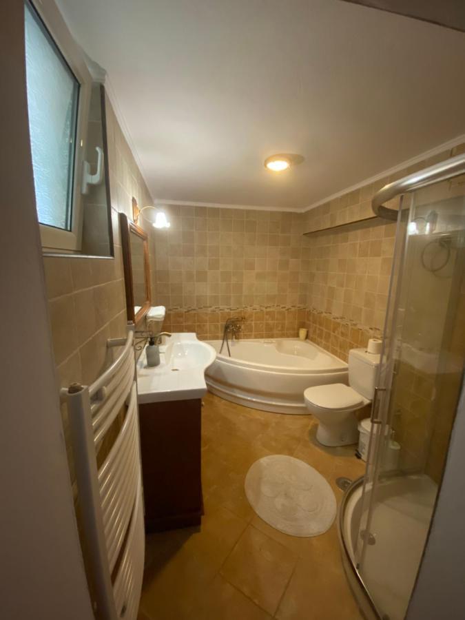 Pegasus House Hotell Corinth Eksteriør bilde