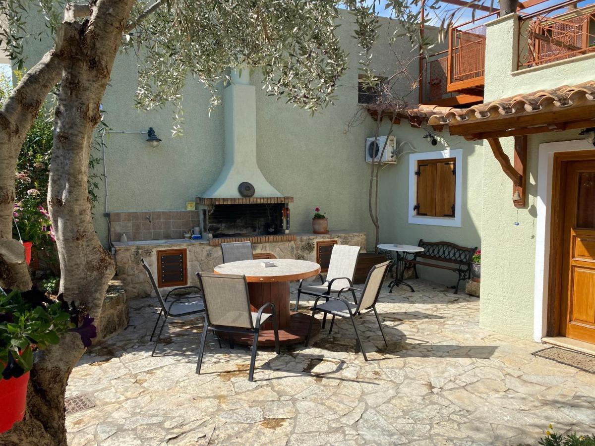 Pegasus House Hotell Corinth Eksteriør bilde