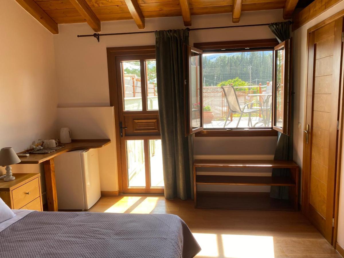 Pegasus House Hotell Corinth Eksteriør bilde