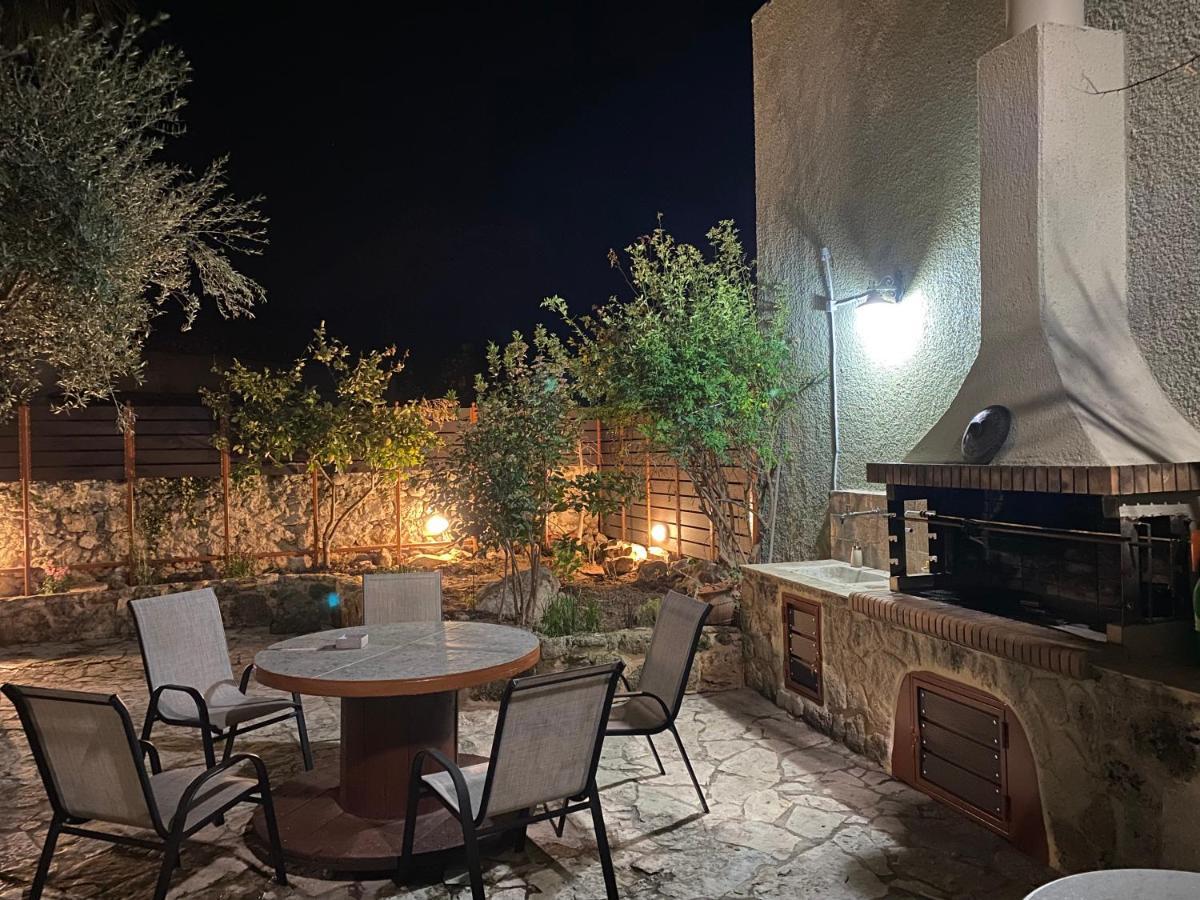 Pegasus House Hotell Corinth Eksteriør bilde
