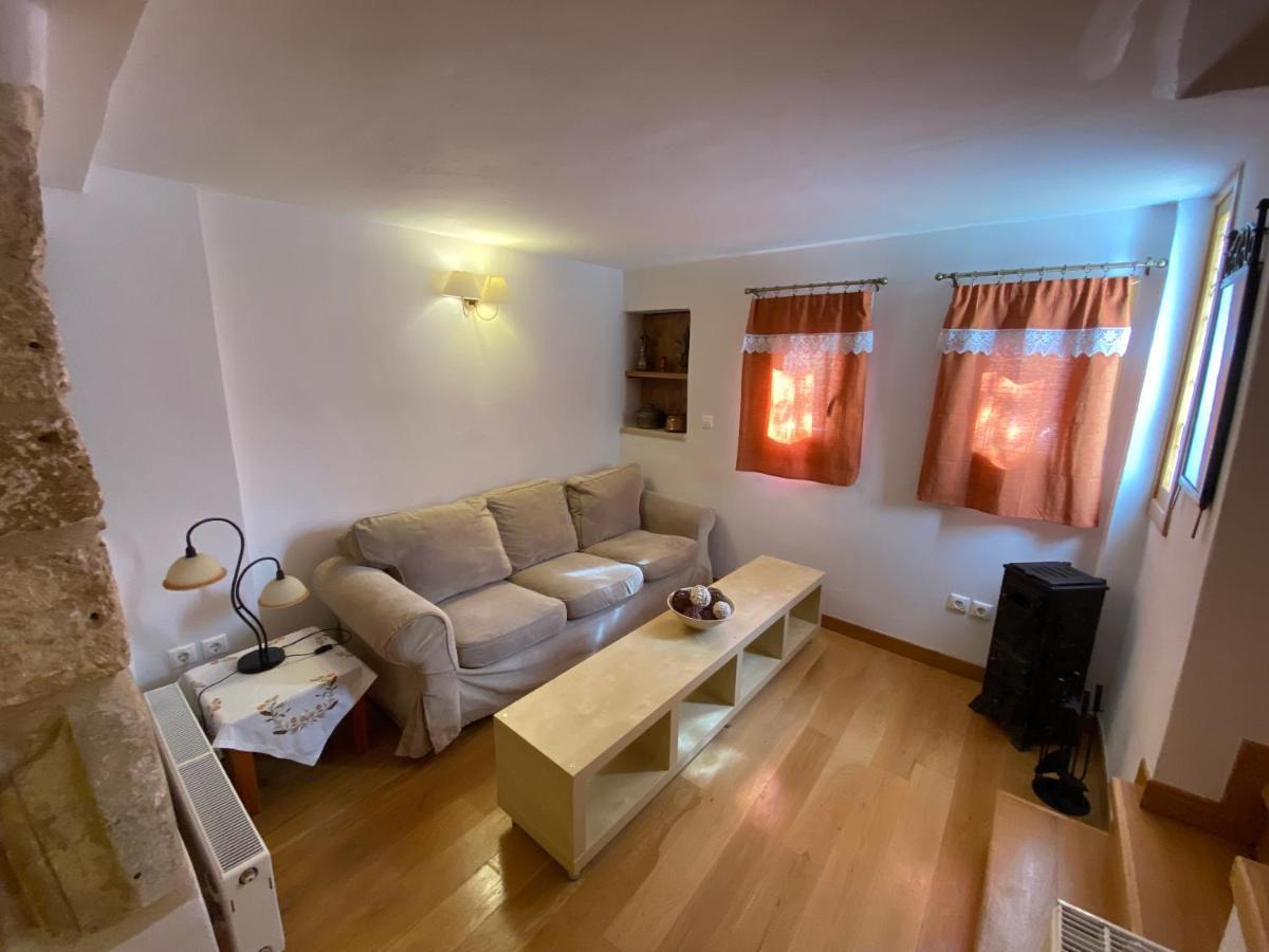 Pegasus House Hotell Corinth Eksteriør bilde